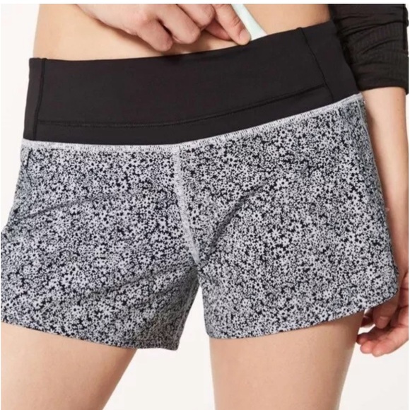 lululemon athletica Pants - Lululemon Shorts Run Times Shorts 4” Stretch Black White W7B36S Size 2